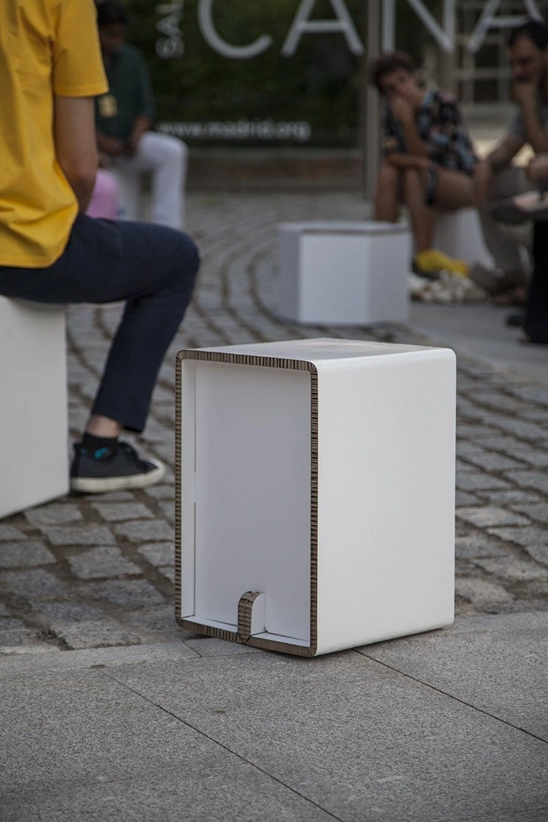 Taburete de cartón plegable fácil montaje para eventos