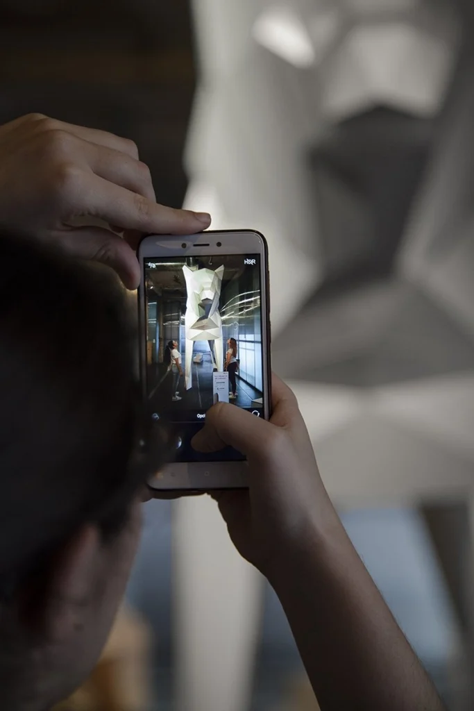lobo-cartón-gigante-cardboard-matadero-nadrid