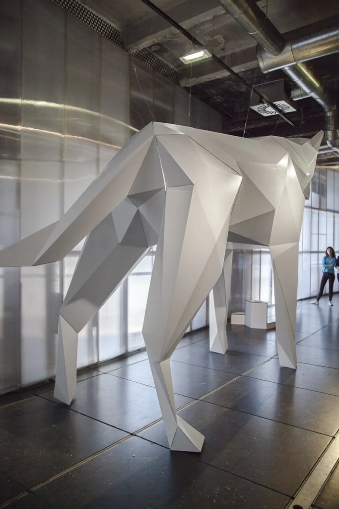 lobo-de-cartón-gigante-madrid-lovecarton