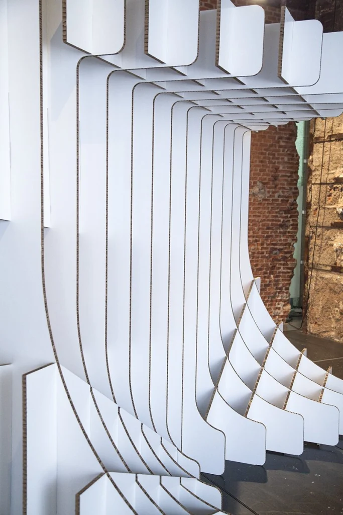 arquitectura-efímera-cartón-pasillo-lovecarton