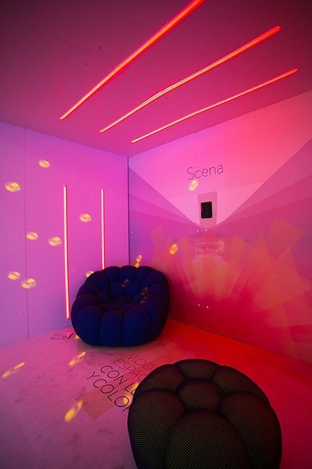 stand-de-cartón-personalizado-simon