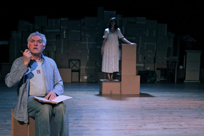 cardboard-furniture-and-projects-cubos-carton-teatro-escenografia