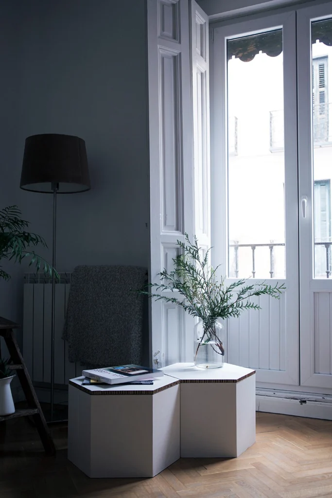 cardboard-furniture-muebles-carton-taburete-hexagonal-design