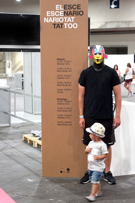 señalética-de-cartón-totem-informativo-ferias-madrid