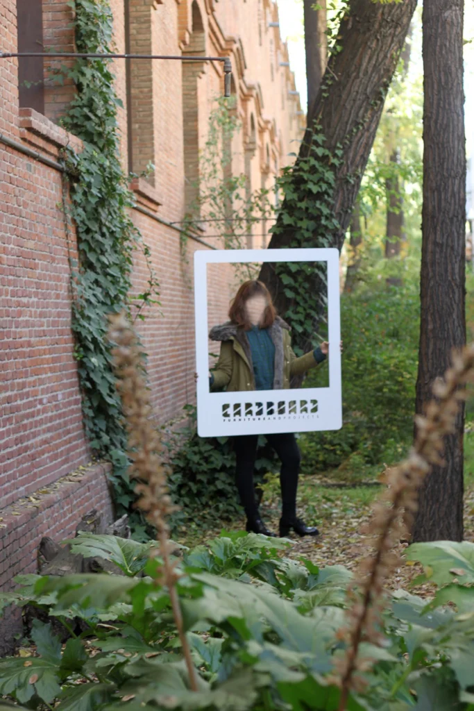 cardboard-photocall-accesorio-carton-eventos-personalizado-eco