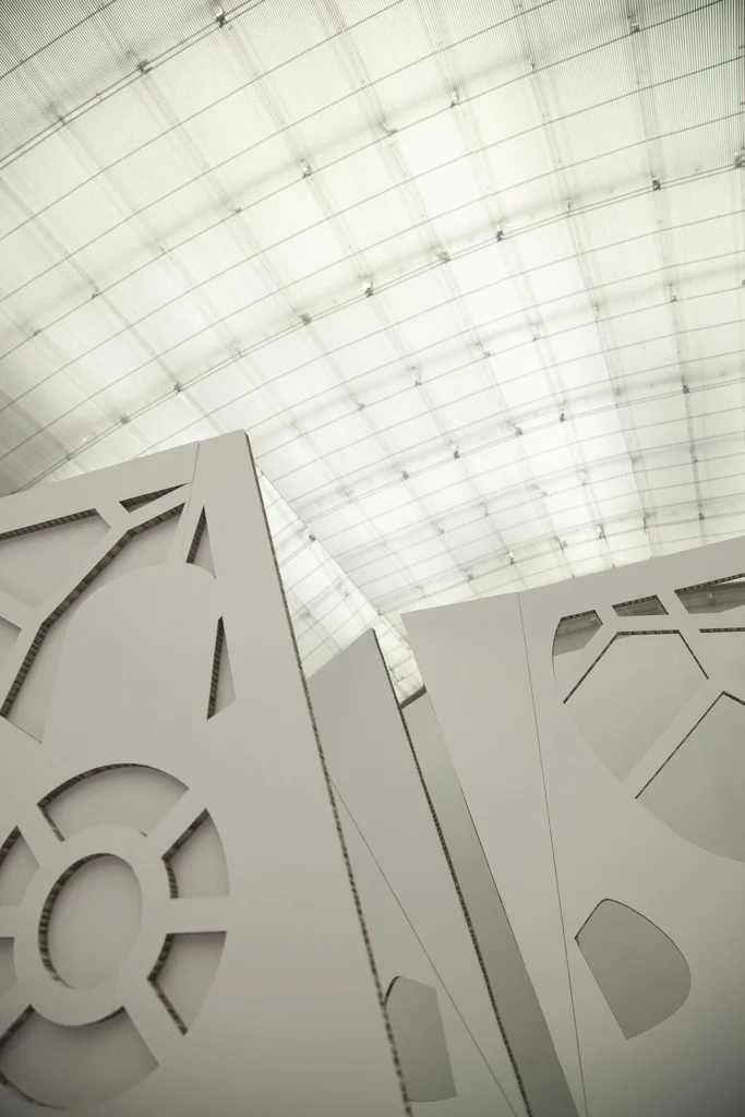 stand-de-carton-evento-pared-troquelada