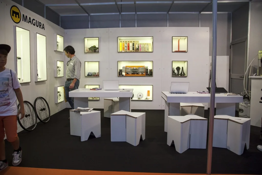 cardboard-projects-stand-carton-disenoamedida-unibike-arquitectura-efimera-1612x1075_16_11zon