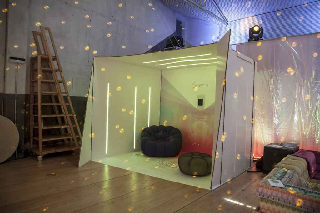 stand-de-cartón-decoraccion-simon