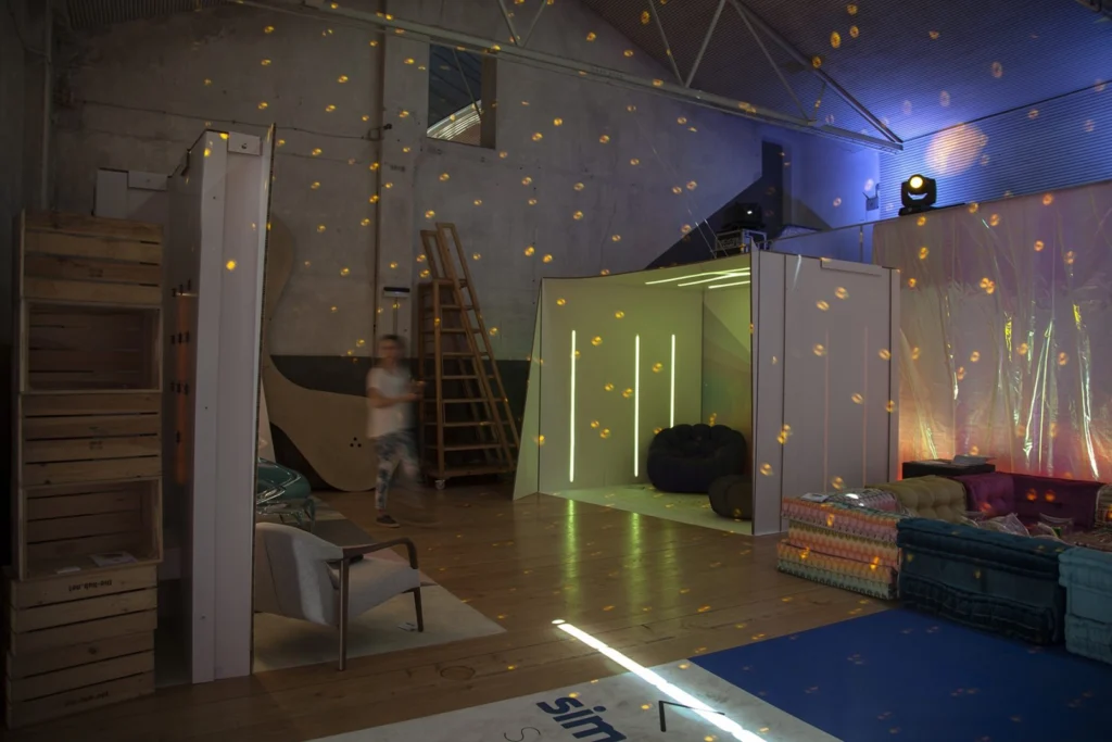 stand-de-cartón-personalizado-casetas-simon