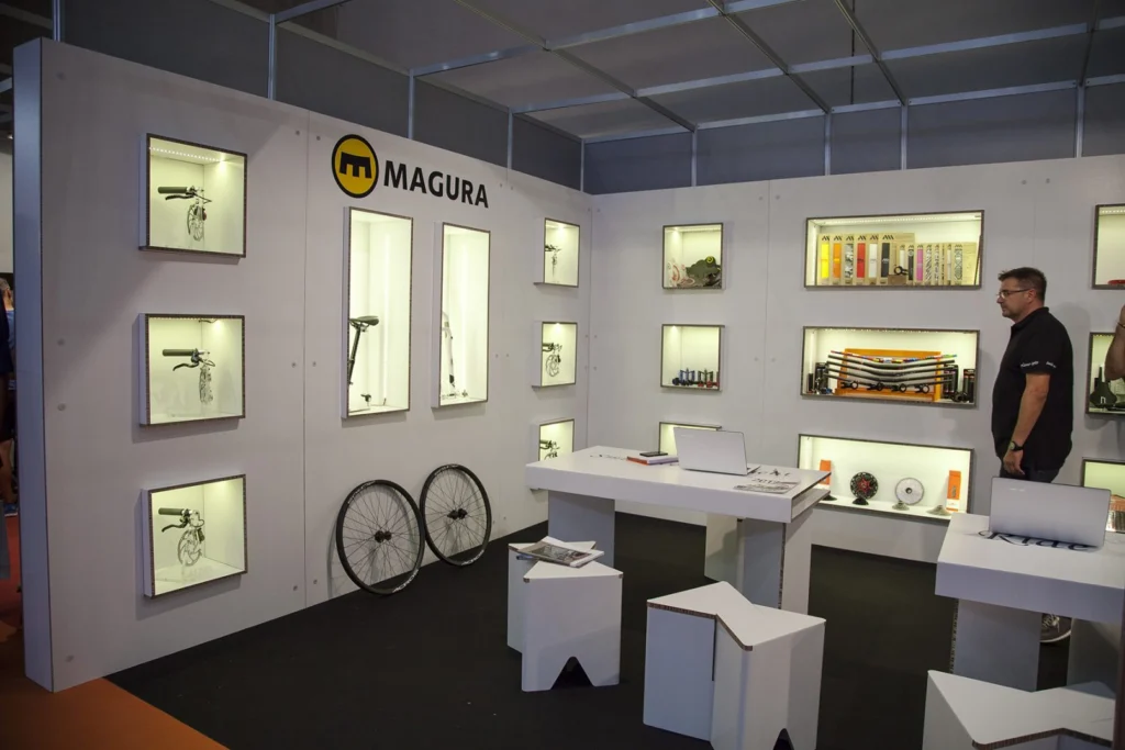 cardboard-stand-carton-unibike-plegable-funcional-estanteria-led-unibike-1612x1075_19_11zon