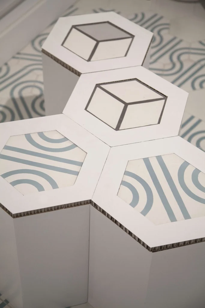 display-cartón-plegable-hexagonal