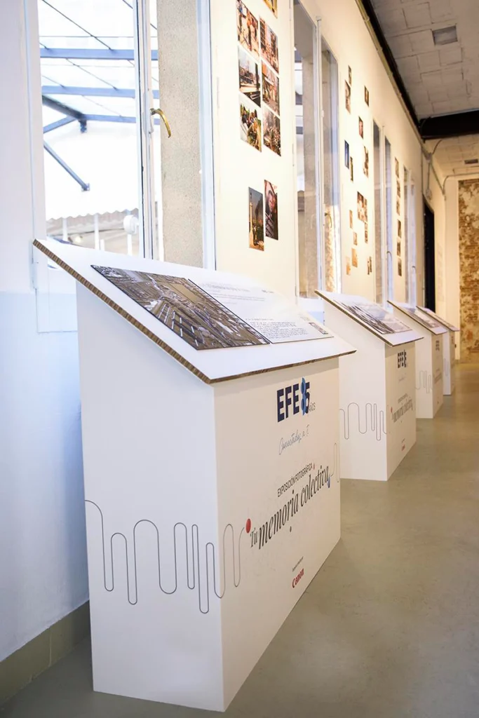 display-de-cartón-para-exposiciones-agencia-efe