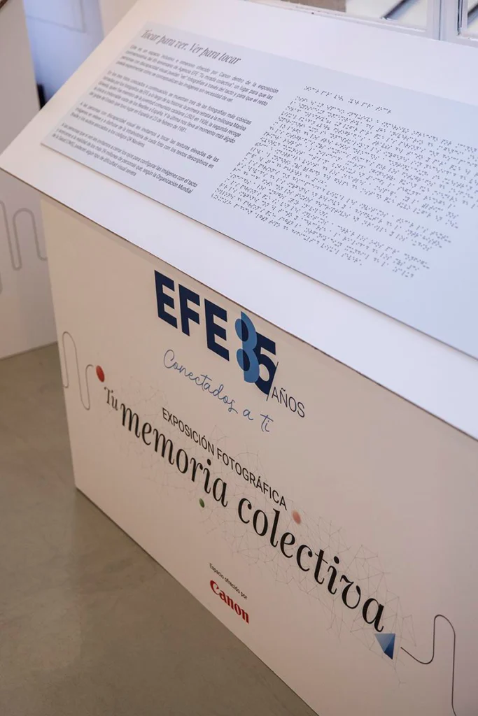 display-de-cartón-para-exposiciones-realizado-a-medida