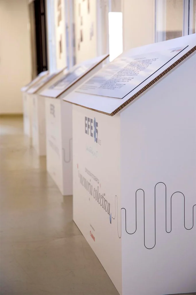 display-de-cartón-para-exposiciones-realizada-a-medida-madrid