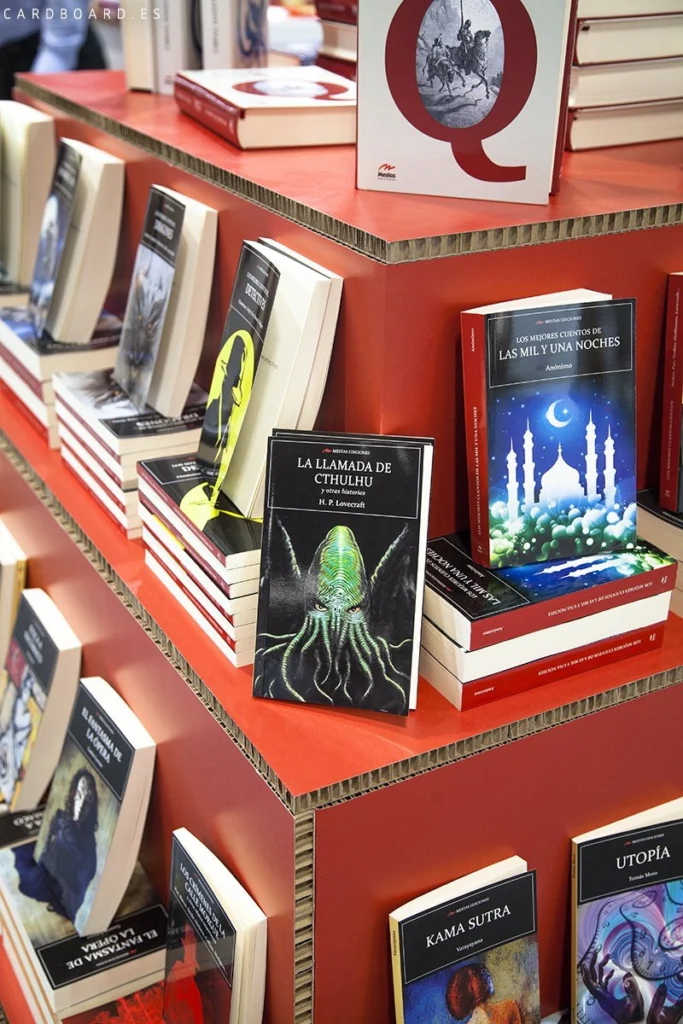 estand-de-cartón-para-libros-diseno-personalizado-estantería