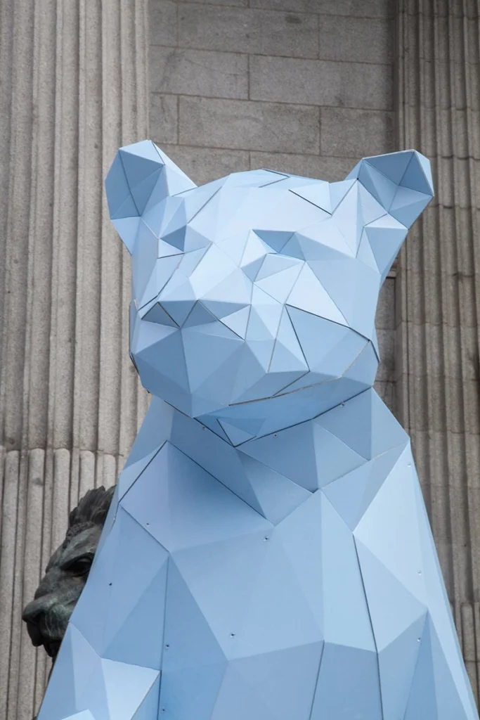 leona-de-cartón-congreso-cardboard-lion