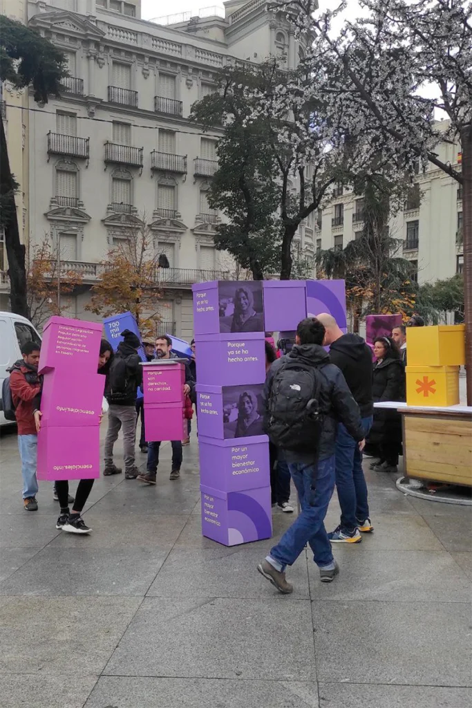 letras-con-cubos-de-cartón-firmas