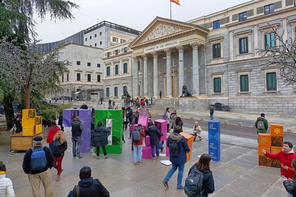 letras-con-cubos-de-cartón-montaje