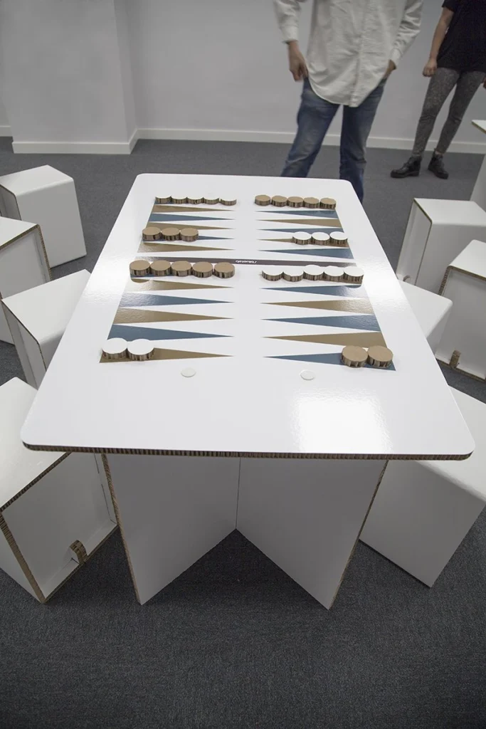 mesas-de-carton-personalizadas-zona-ocio