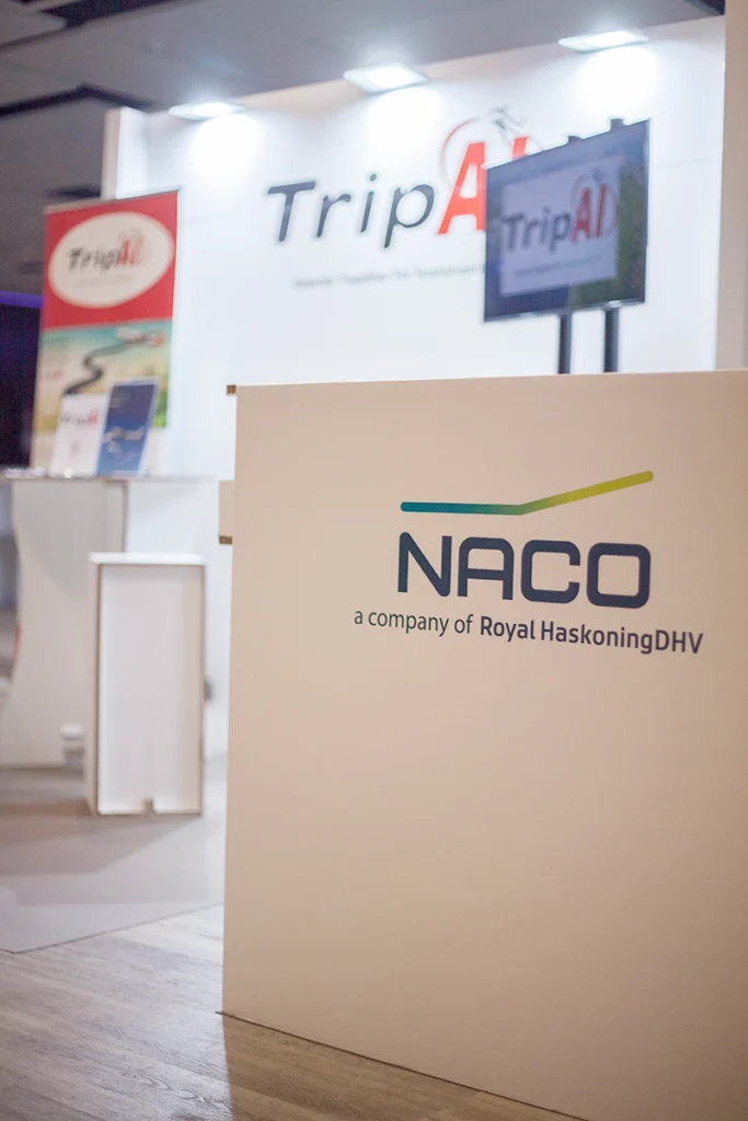 mostrador-de-cartón-para-ferias-y-eventos-con-impresión-personalizada