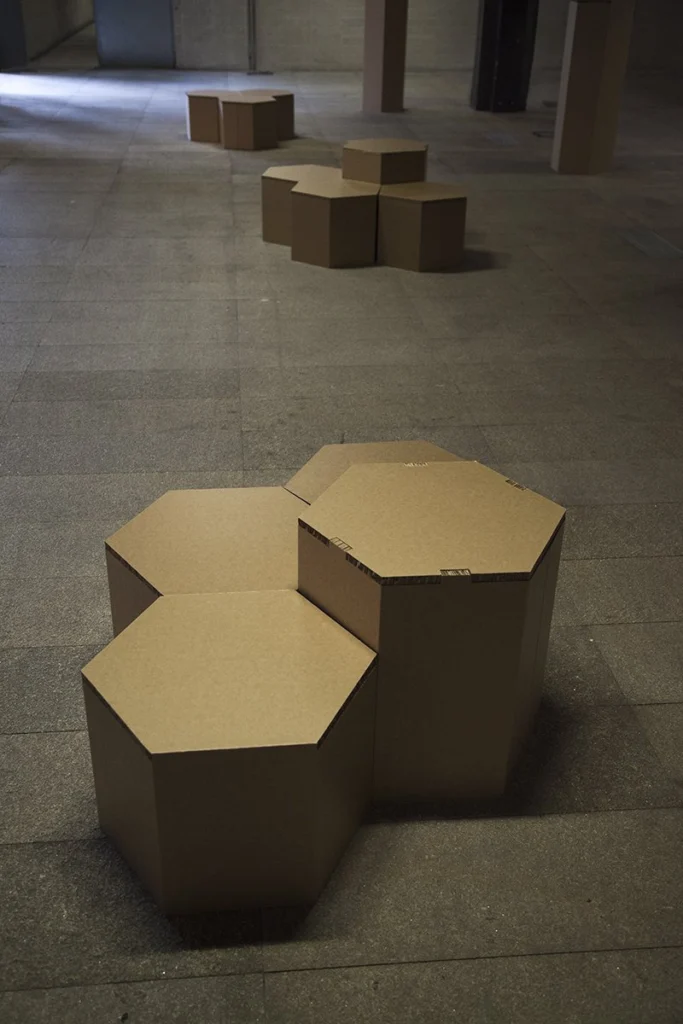muebles-de-cartón-triodos-bank-madrid