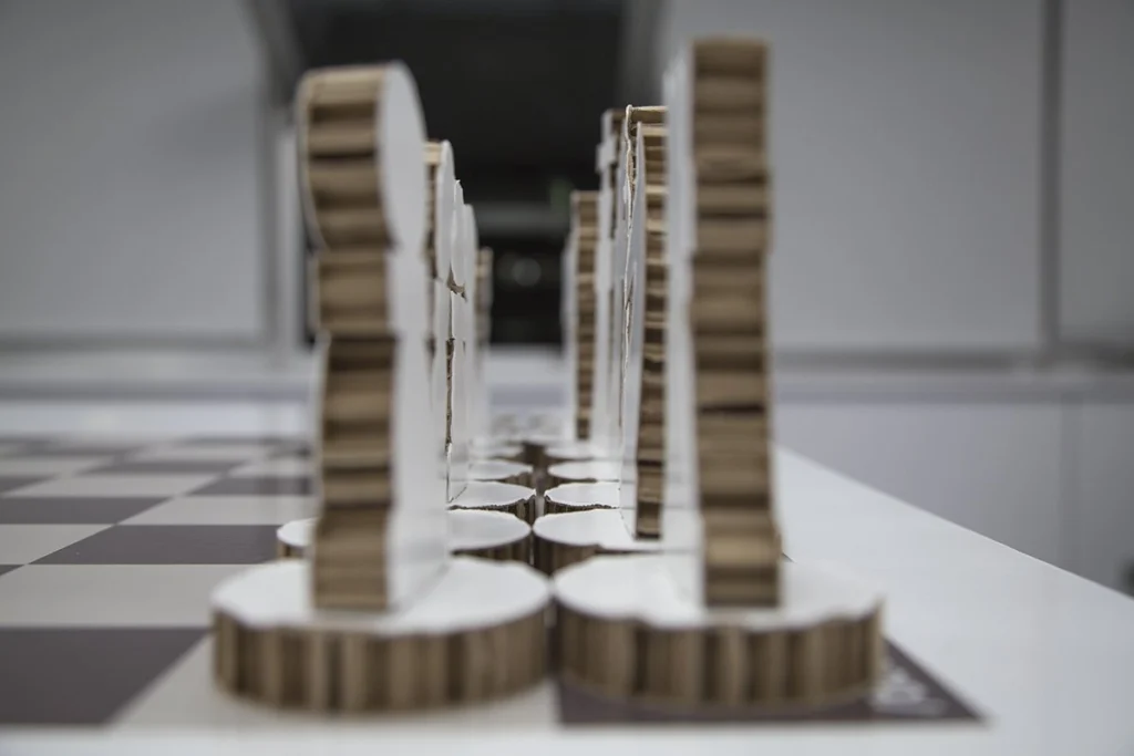 mesas-de-carton-personalizadas-ajedrez