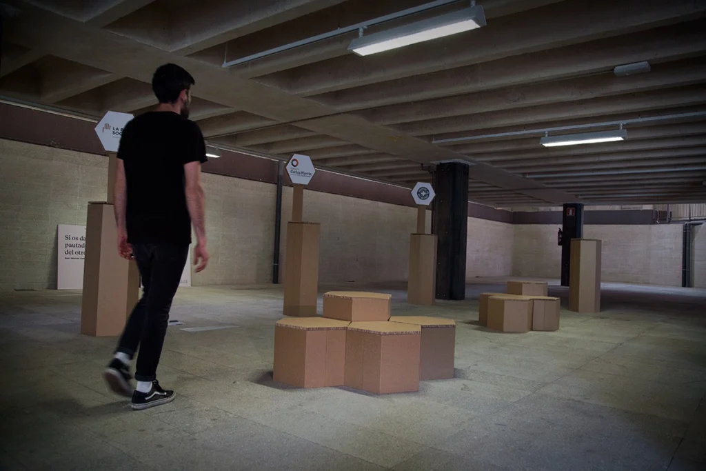 muebles-de-cartón-triodos-bank-evento