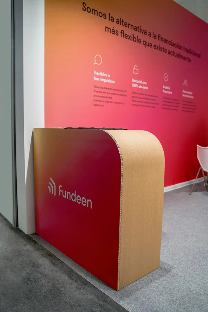 muebles-de-cartón-disenados-a-medida-fundeen-mostrador