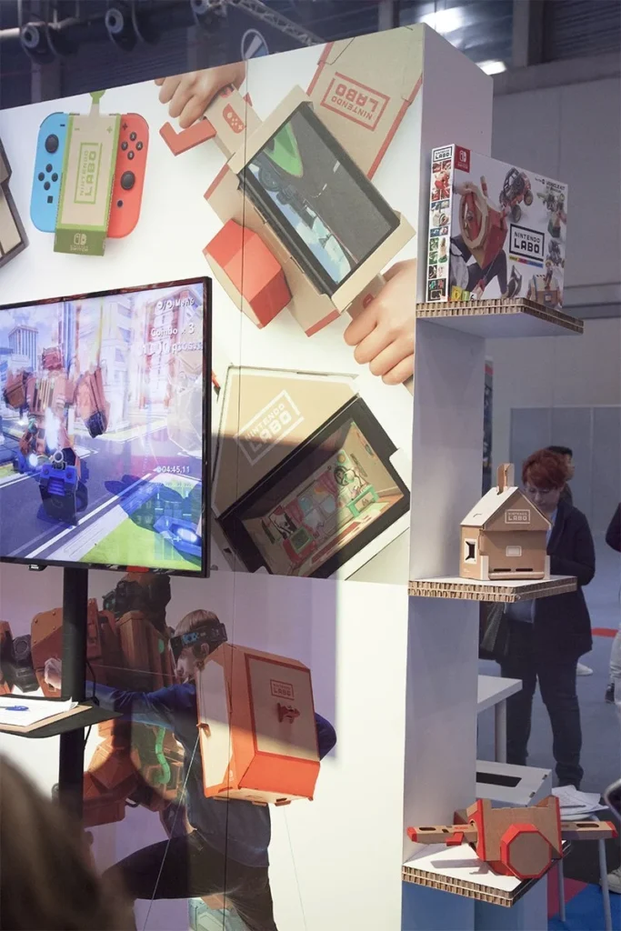muro-expositor-de-cartón-nintendo-ferias-madrid