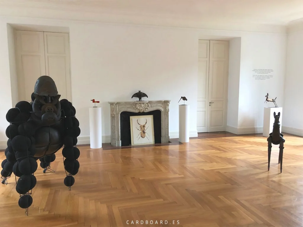 peanas-para-exposición-de-arte-ecológicas