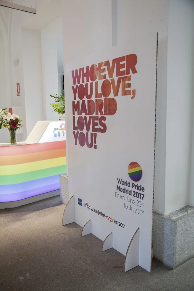 photocall-de-cartón-world-pride-madrid