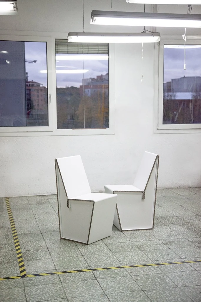 sillón-de-cartón-ferias-ecológico