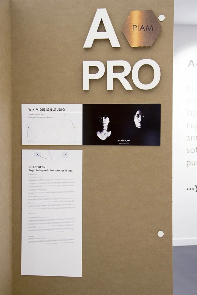 muro-de-carton-para-exposiciones-diseño-en-cruz-madrid