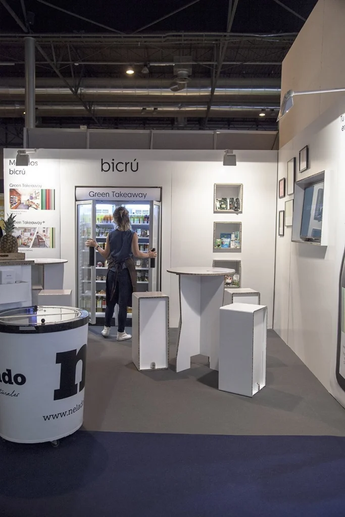 STAND-CARTON-MUEBLE-ECOLÓGICO-EXPOFRANQUICIA-DISENO-CARTON-CARDBOARD-DESING-FURNITURE-CARDBOARD