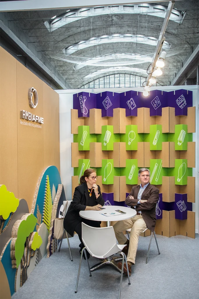 stand-de-cartón-modular-biombos