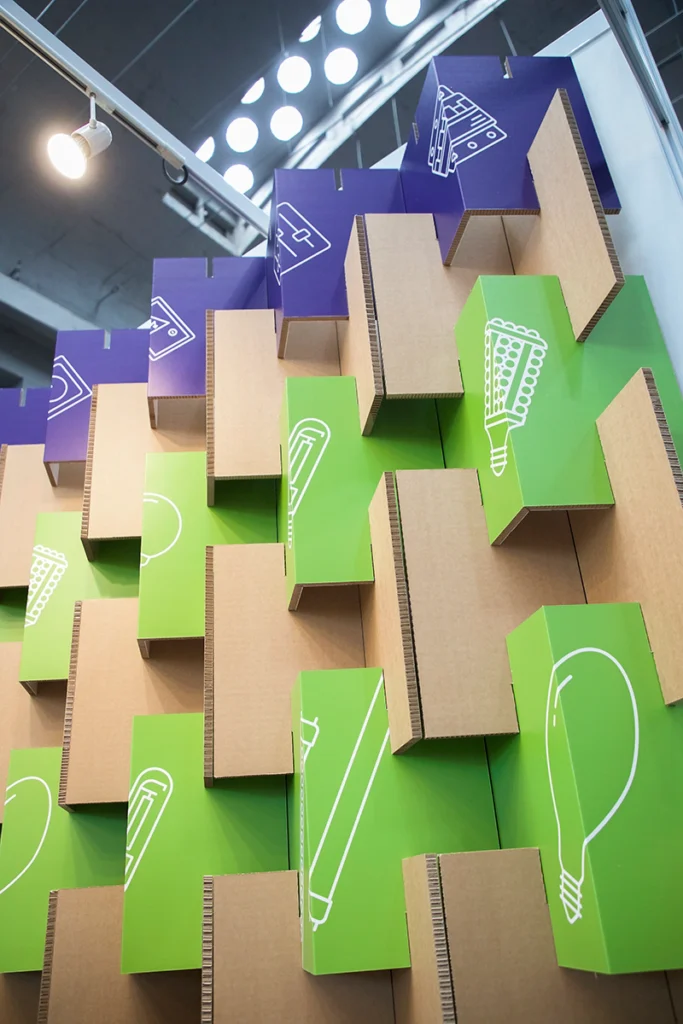 stand-de-cartón-modular-muro-biombos