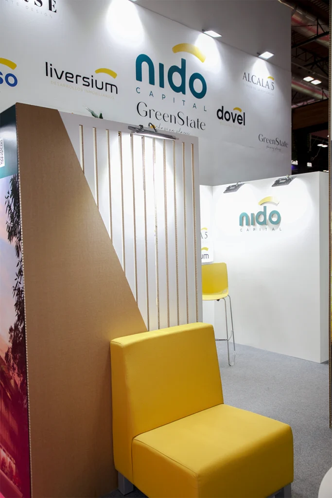 stand-de-cartón-nido-capital-celosia