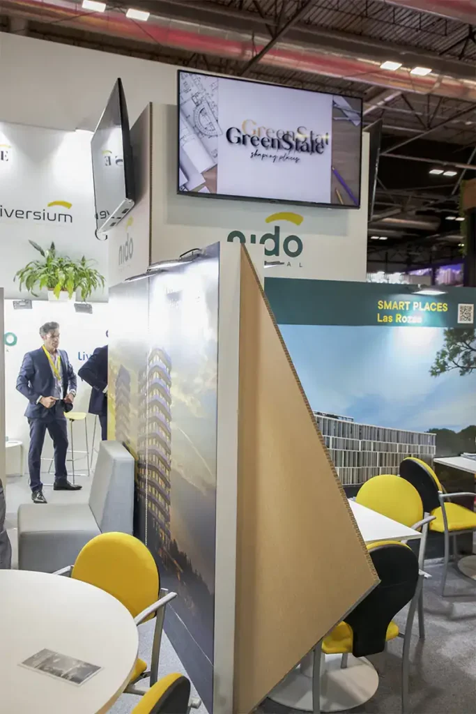 Stand de cartón modular Nido Capital diseñado y producido en Madrid