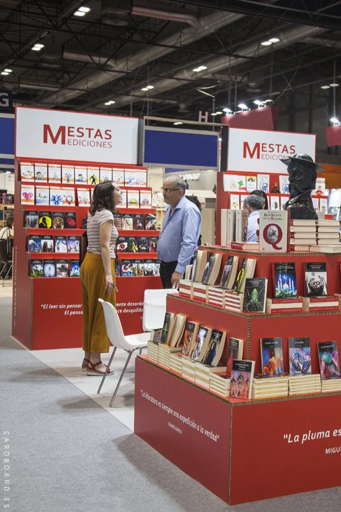 stand-de-cartón-para-libros