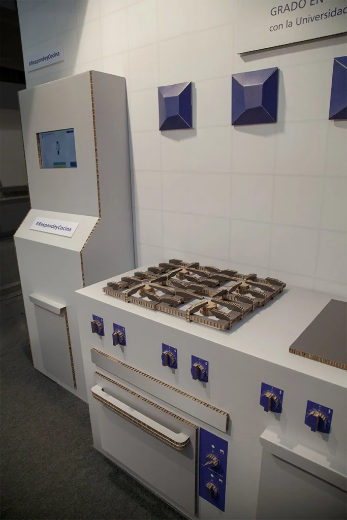 stand-de-carton-madrid-fusion-le-cordon-bleu