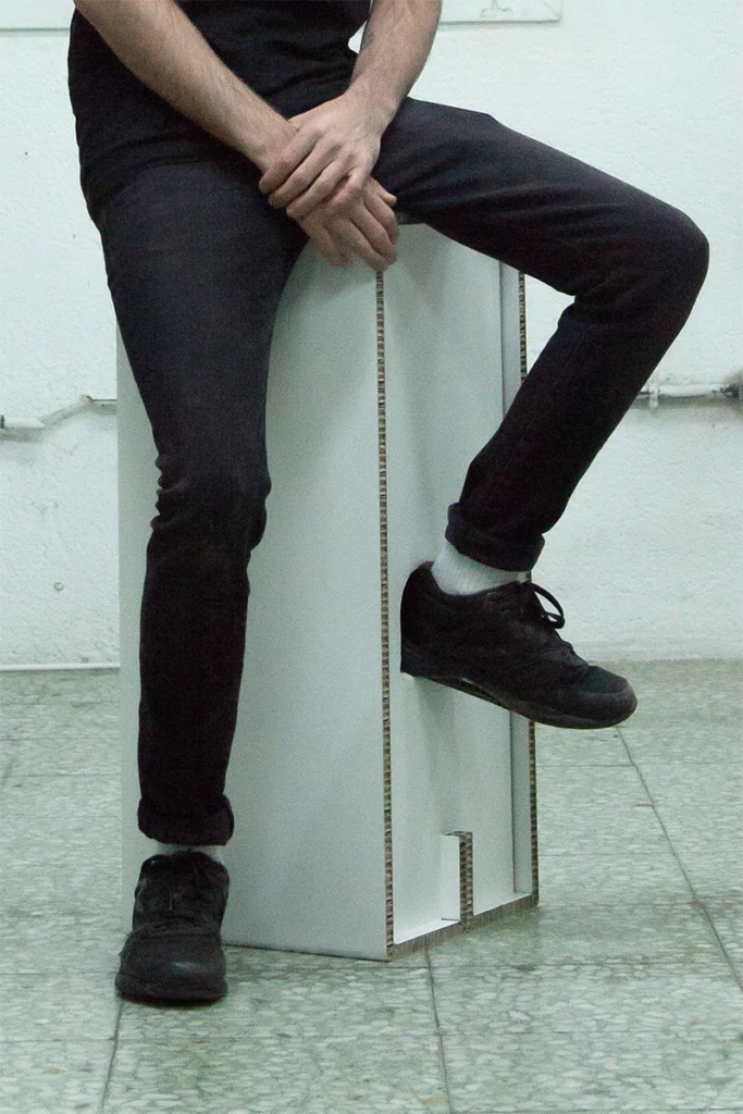 taburete-de-cartón-alto-eventos-madrid