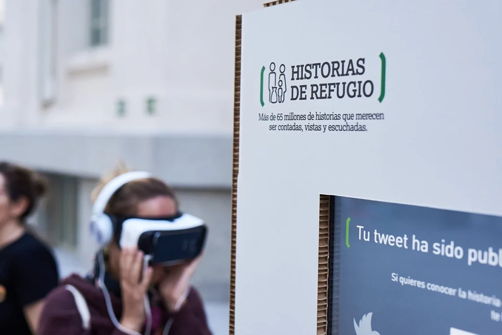 TOTEM-INTERACTIVO-DE-CARTÓN-ECOLOGICO-PLEGABLE-EVENTOS