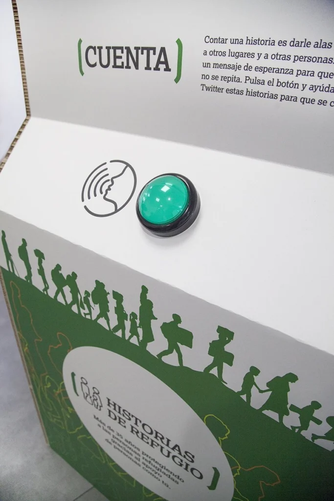 TOTEM-INTERACTIVO-CARTÓN-ECOLOGICO-PLEGABLE-EVENTOS-FERIAS-CEAR